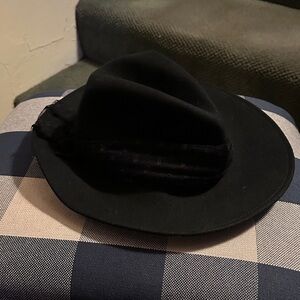 Black Felt Wide-Brim Fedora with Ribbon Detail